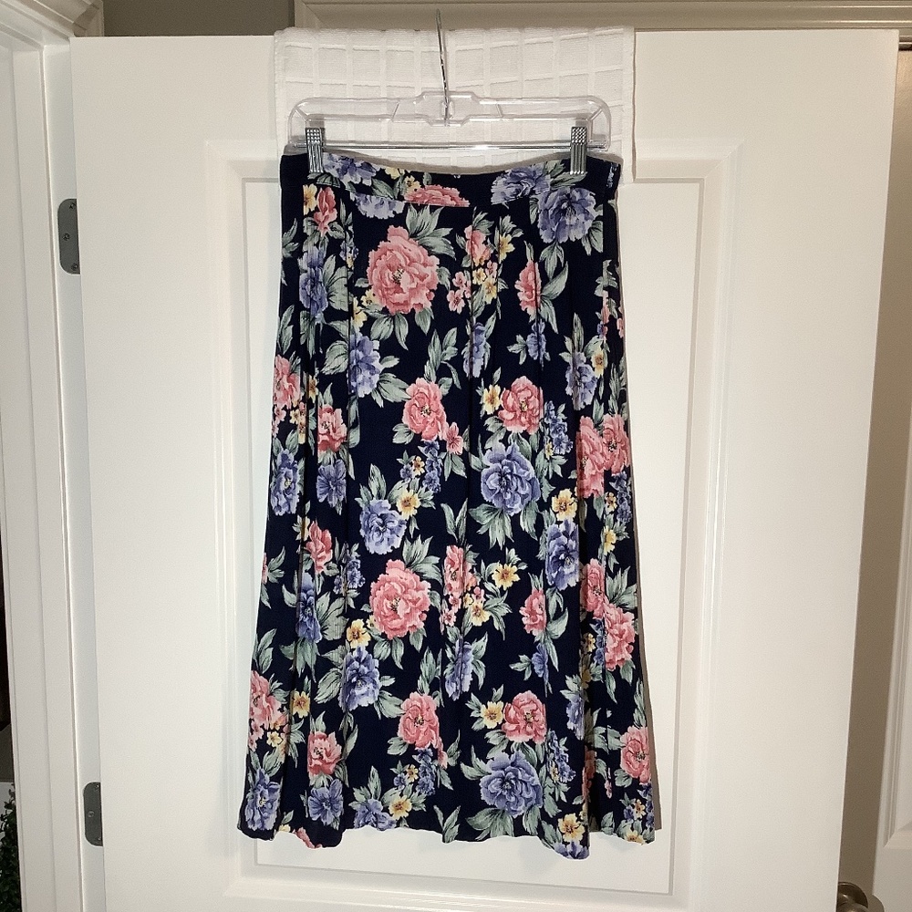 Jaclyn Smith Ladies Floral Skirt Blue/ Mauve / Yellow Size L